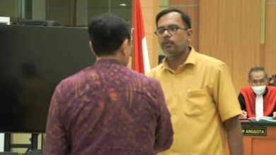 Haris Azhar di Depan Luhut: Saya Tak Cari Musuh Sama Bapak