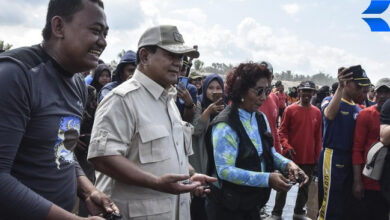 Prabowo Bertemu Susi Pudjiastuti di Pangandaran Lepaskan Anak Penyu